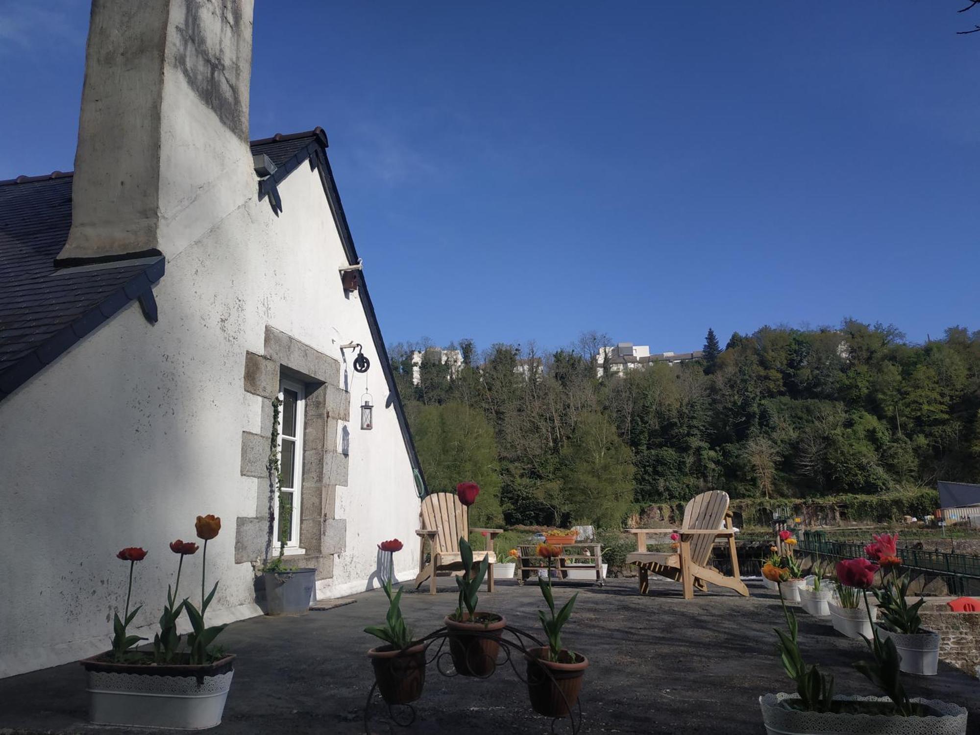 エンヌボン Chambre D'Hotes Dans Maison Eclusiere Bed & Breakfast エクステリア 写真